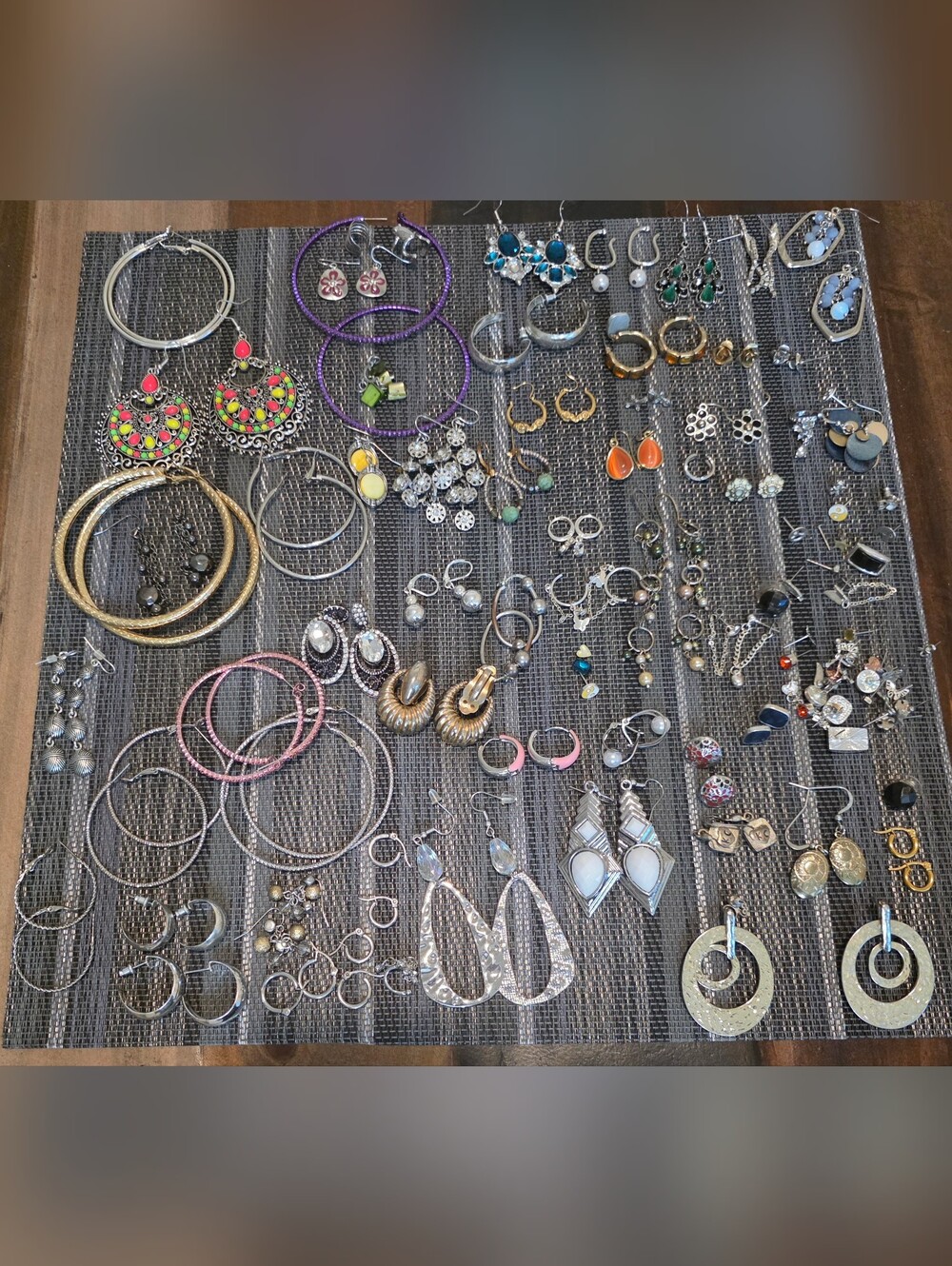 RESELLERS!! OVER 75 PAIRS OF EARRINGS! ONLY $36
